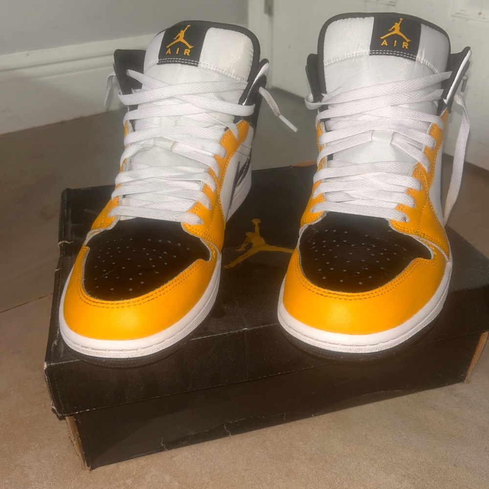 Air Jordan 1s Yellow Ochre